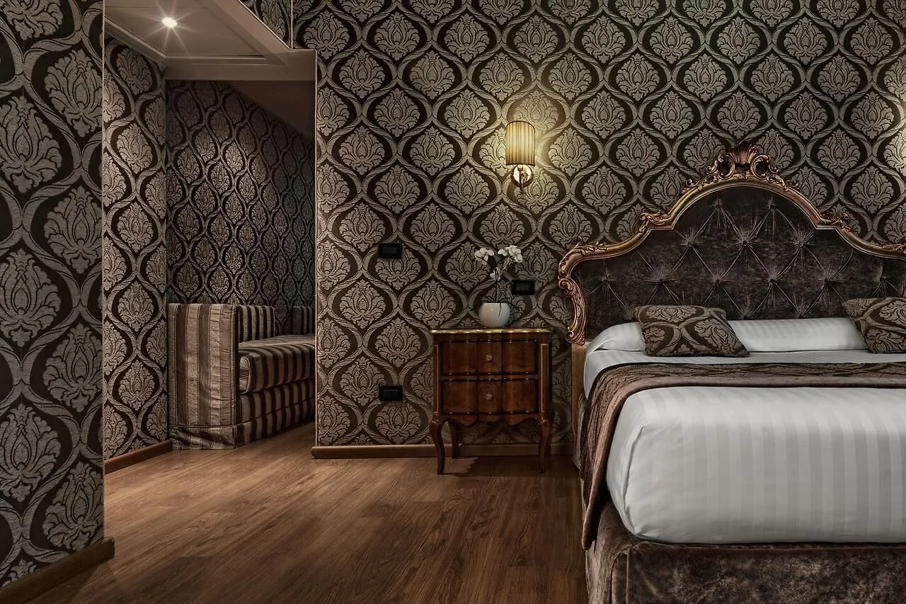 ***  Hotel Tre Archi Venice Italy