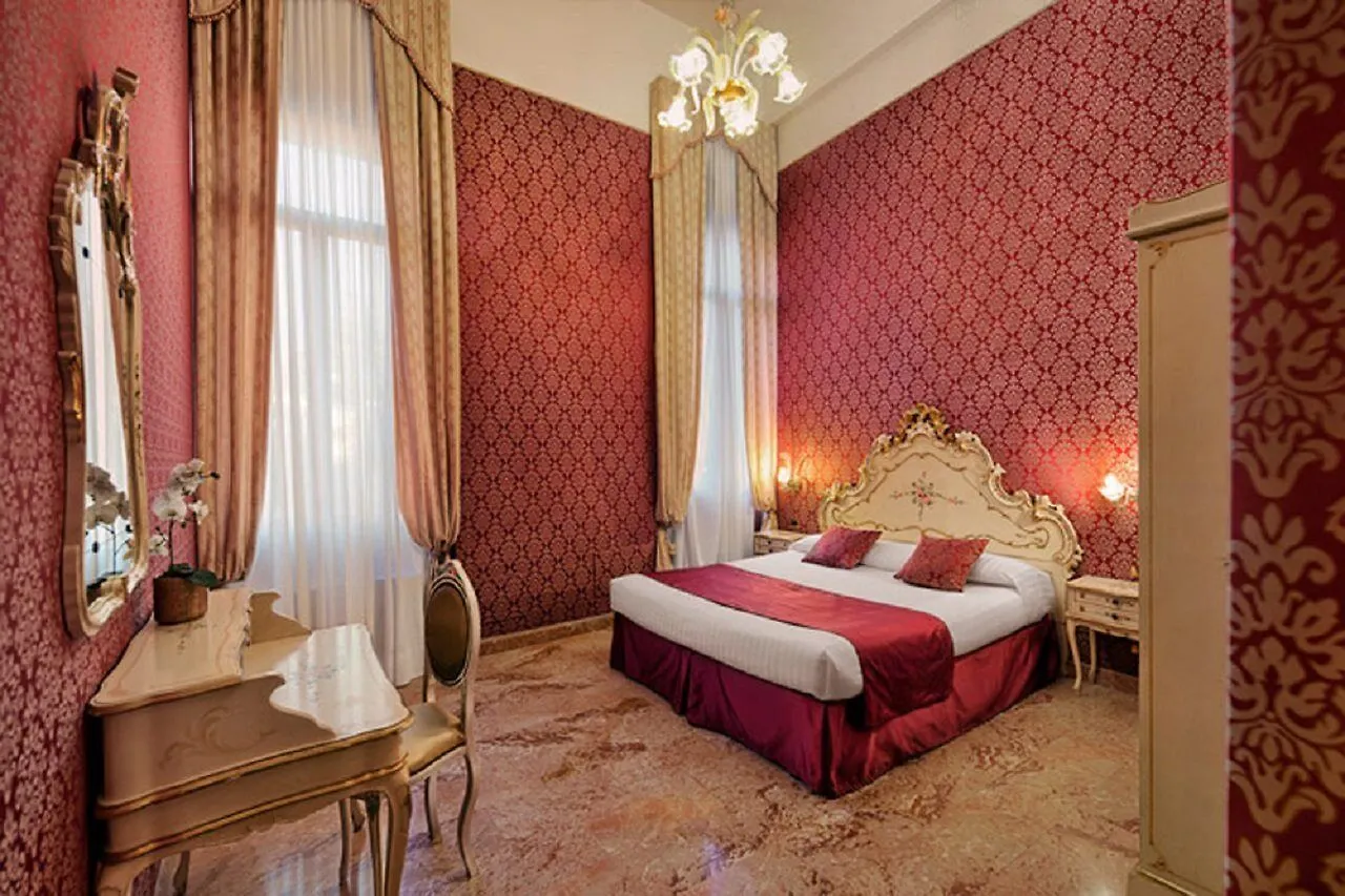 Hotel Tre Archi Venice Italy