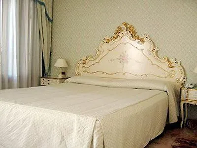 ***  Hotel Tre Archi Velence Olaszország
