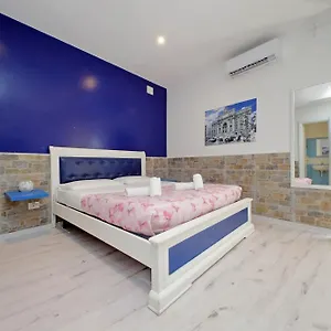 Lucky Domus Appio , Roma Italia