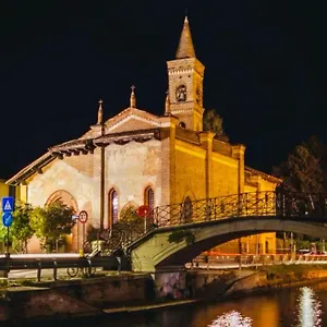 https://monolocale-sui-navigli.it-lombardy.com
